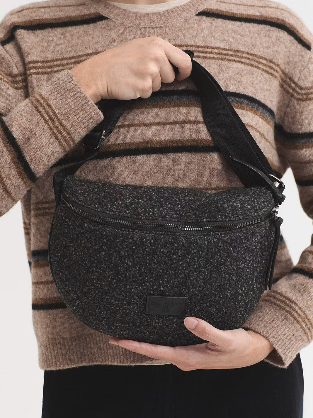 Crossbody boucle bag Grey