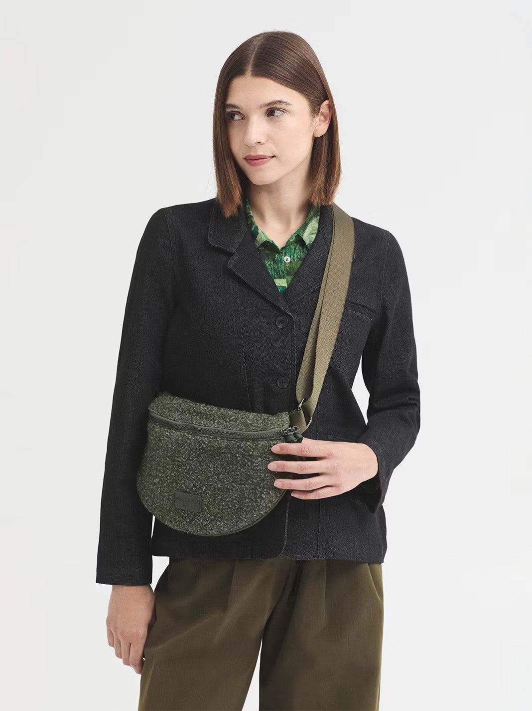 Crossbody boucle bag Khaki