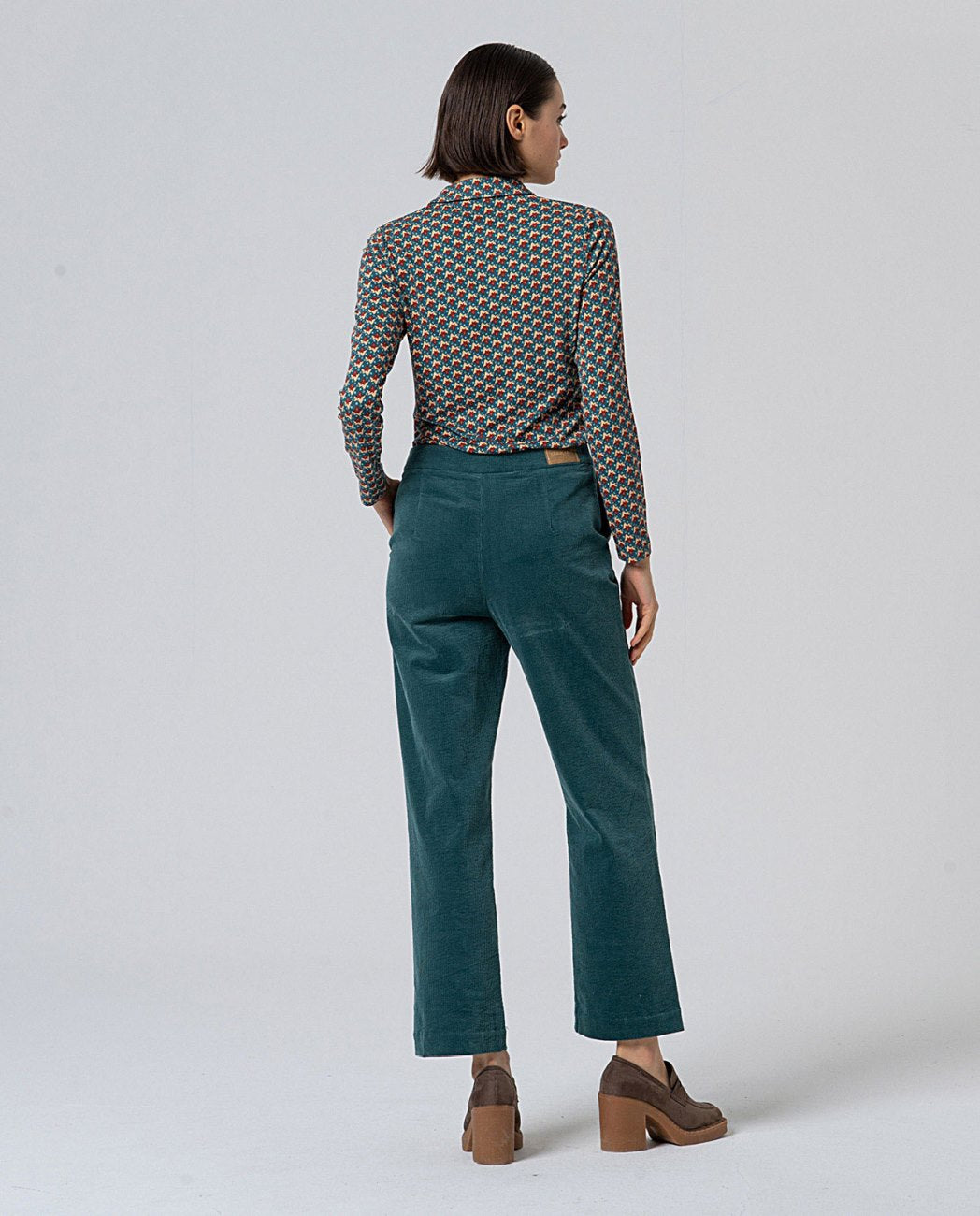 Medium rise corduroy straight pants Smoke Green