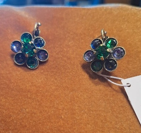 Earrings flower green