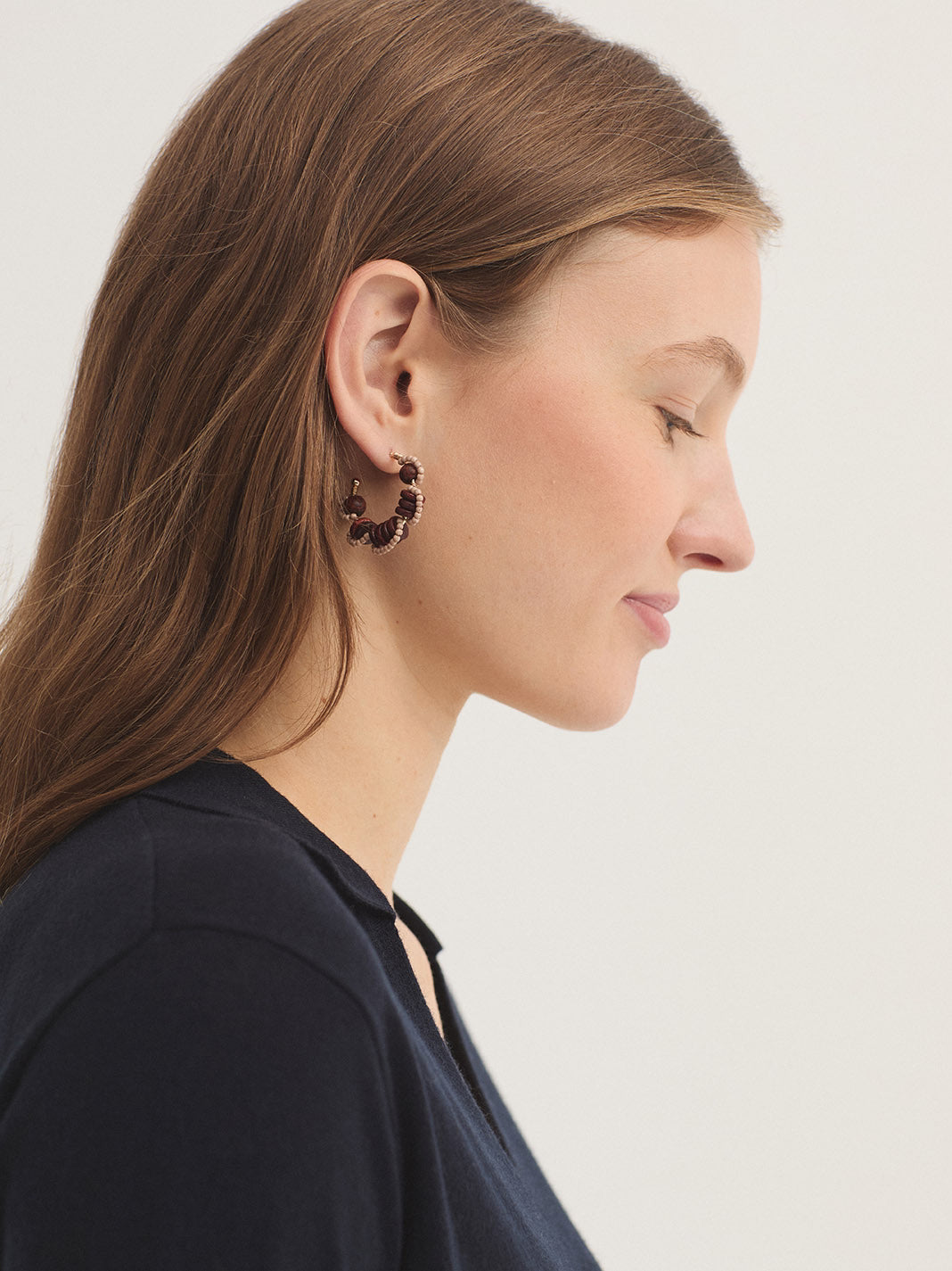 Flower-shaped hoop earrings Stone