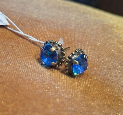 Stud crystal earrings blue