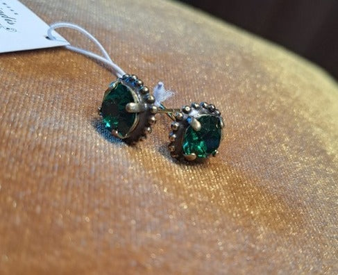 Stud crystal earrings green