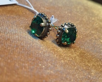 Stud crystal earrings green