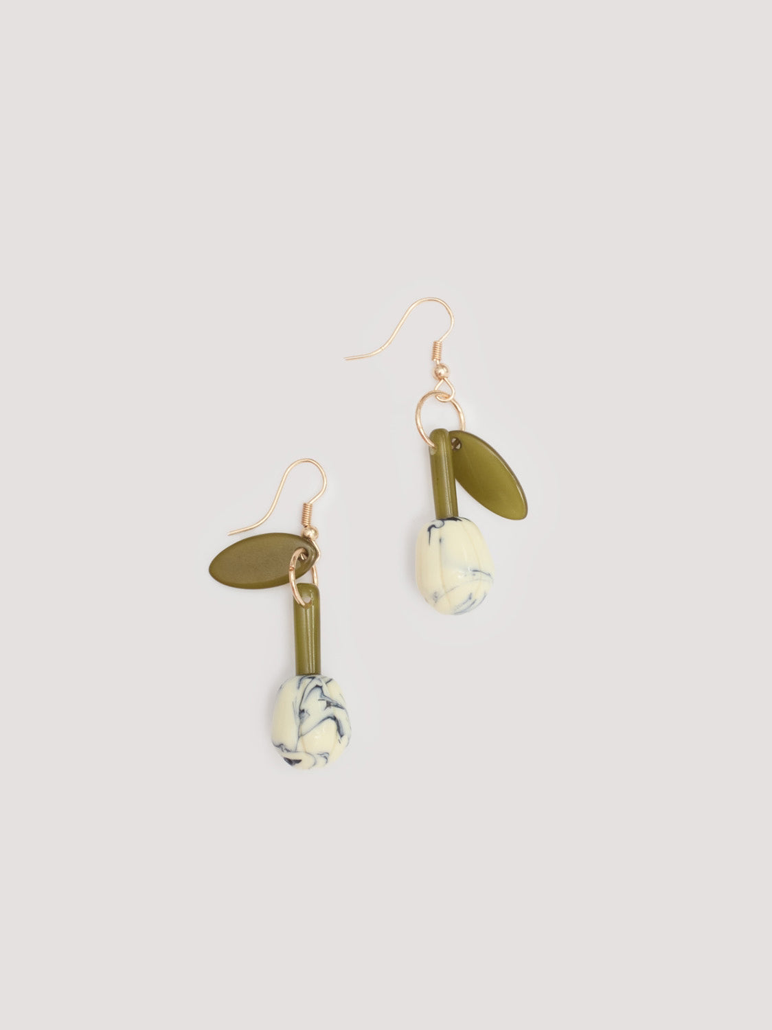 earrings hanging ecru in tulip shape