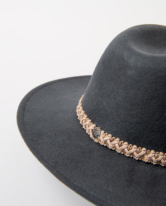 Classic brim hat Grey