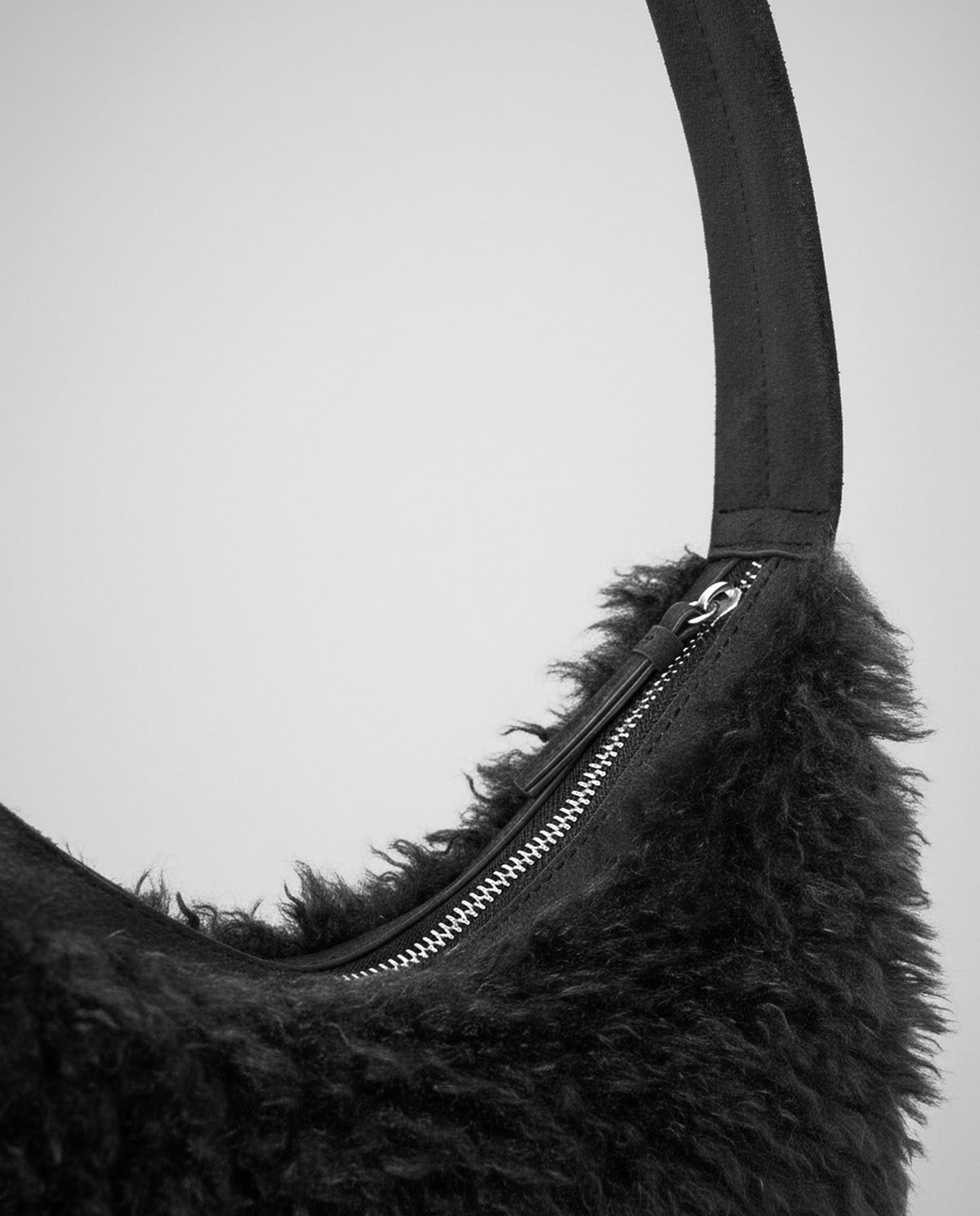 Fur shoulder bag Black