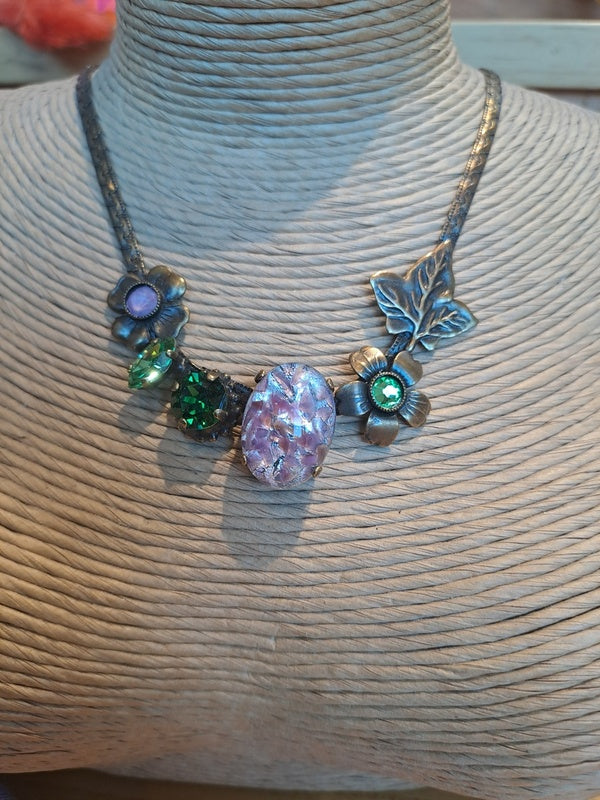 Necklace bronze with pink stone