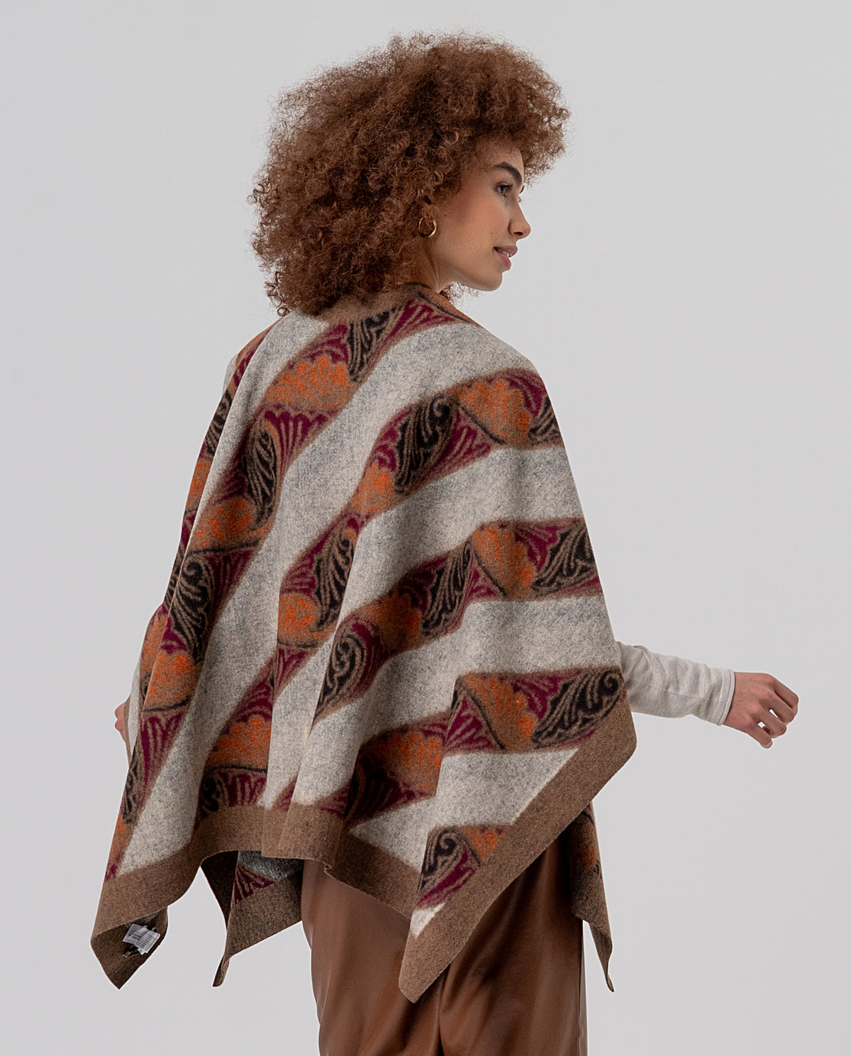 Jacquard poncho Beige