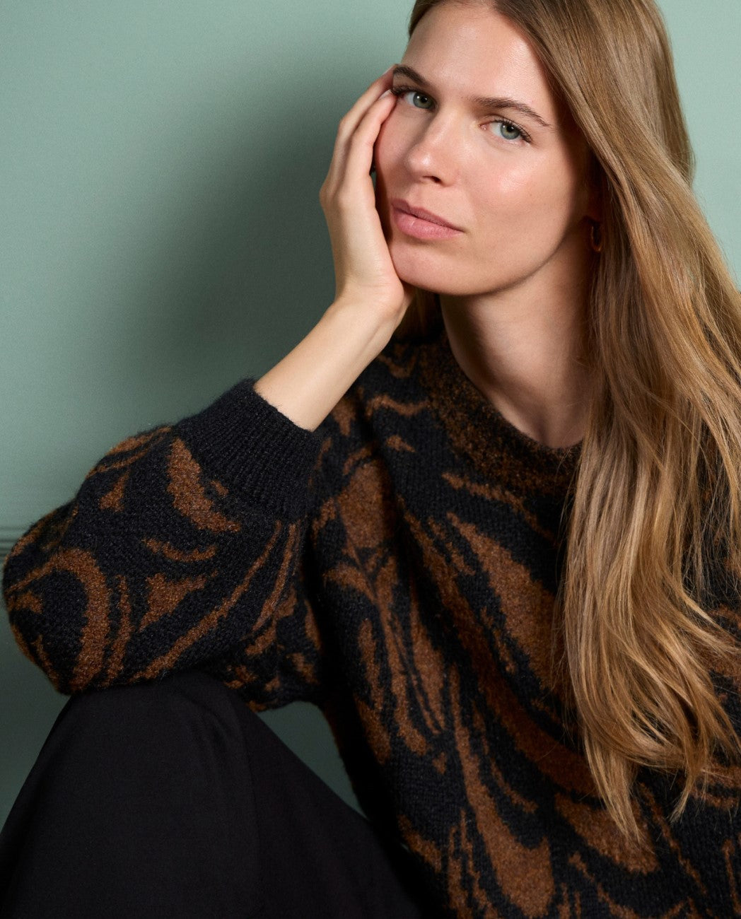 Soft jacquard sweater brown