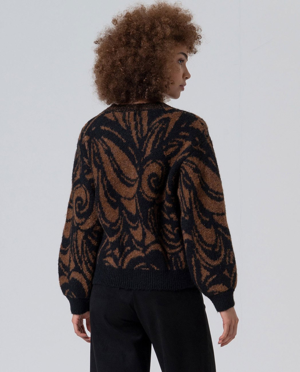 Soft jacquard sweater brown