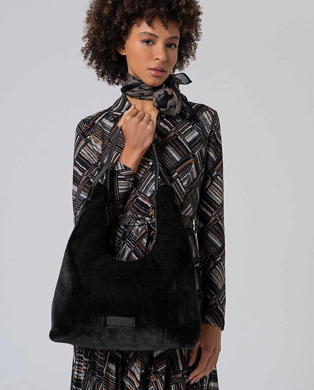 Faux fur shoulder bag Black