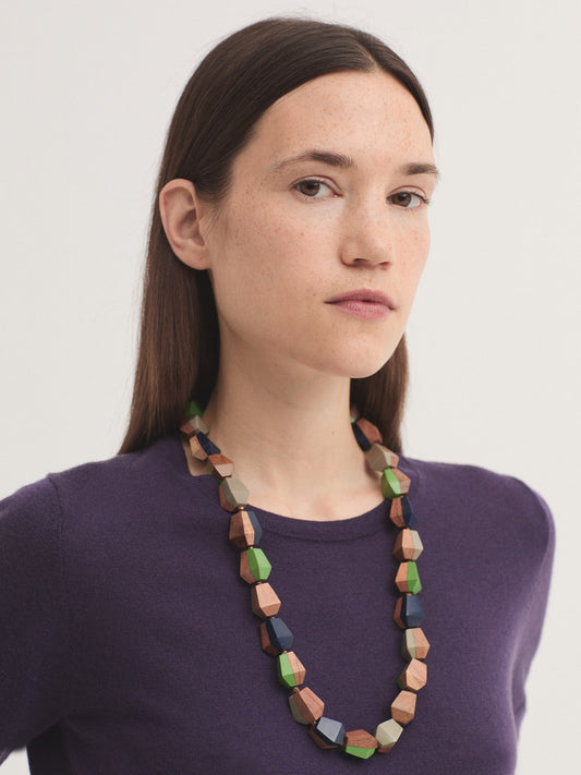 Long wood and resin necklace Green
