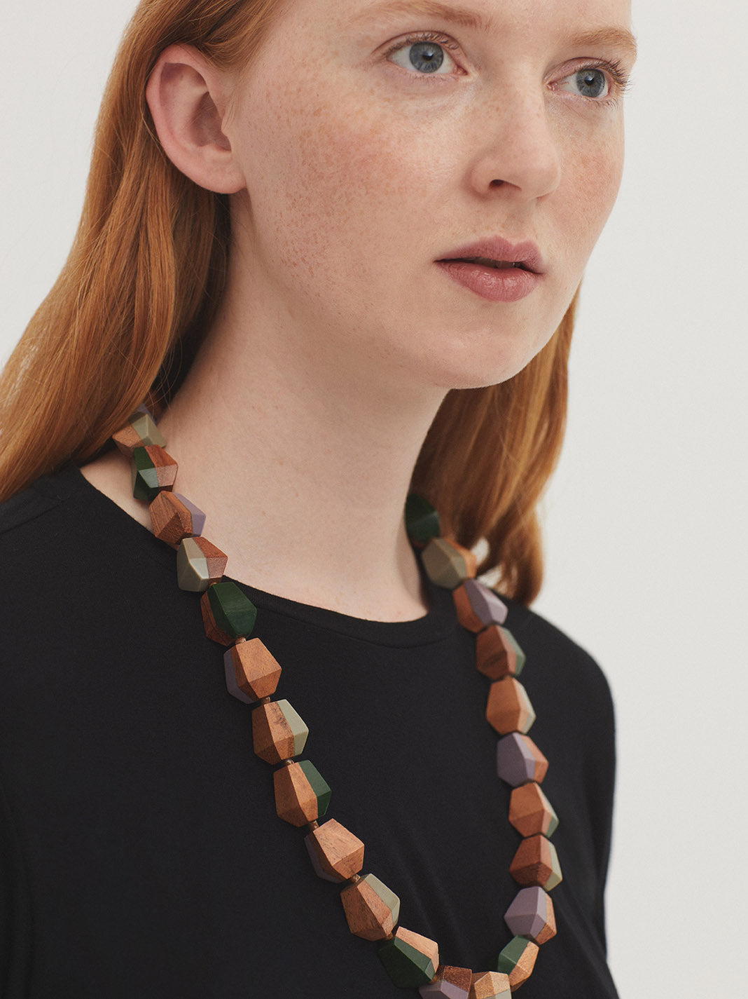 Long wood and resin necklace Lavender