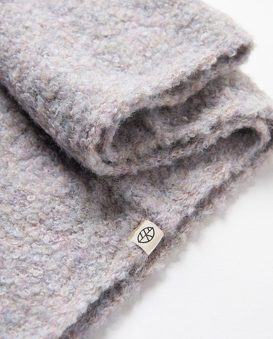 Knitted collar in boucle fabric, warm and with a fluffy texture, in light grey color