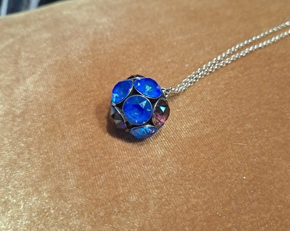 Crystal necklace blue