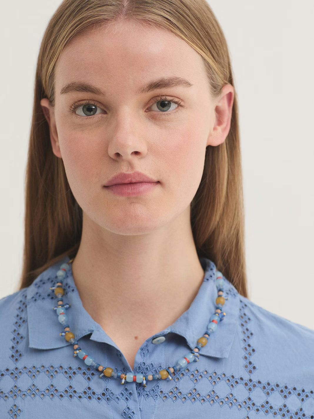 Beaded necklace Light Blue