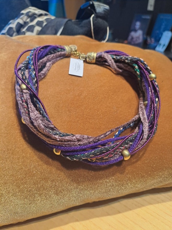 Lace necklace purple