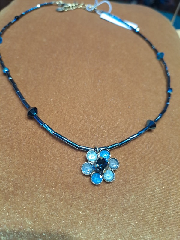 Necklace "daisy" blue