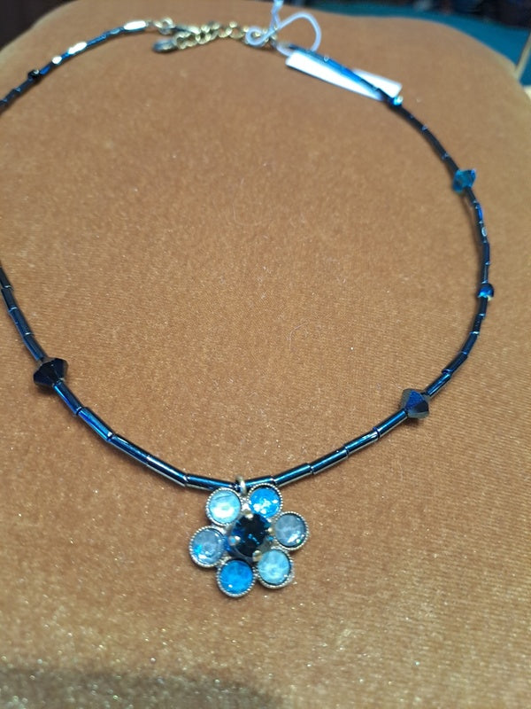 Necklace "daisy" blue