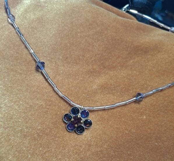 Necklace "daisy" purple