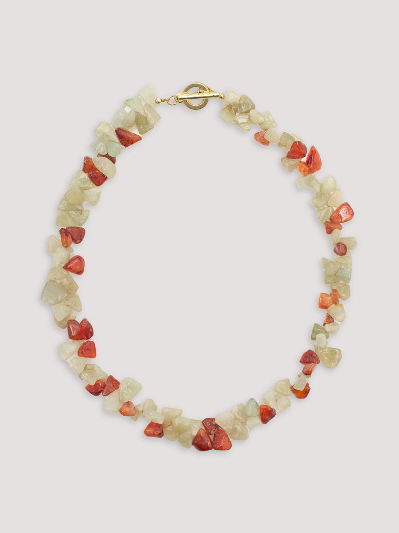 short necklace with two tone beige and cinnamon irregular stones 