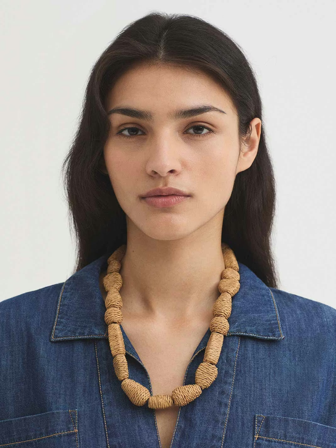 Raffia necklace Natural