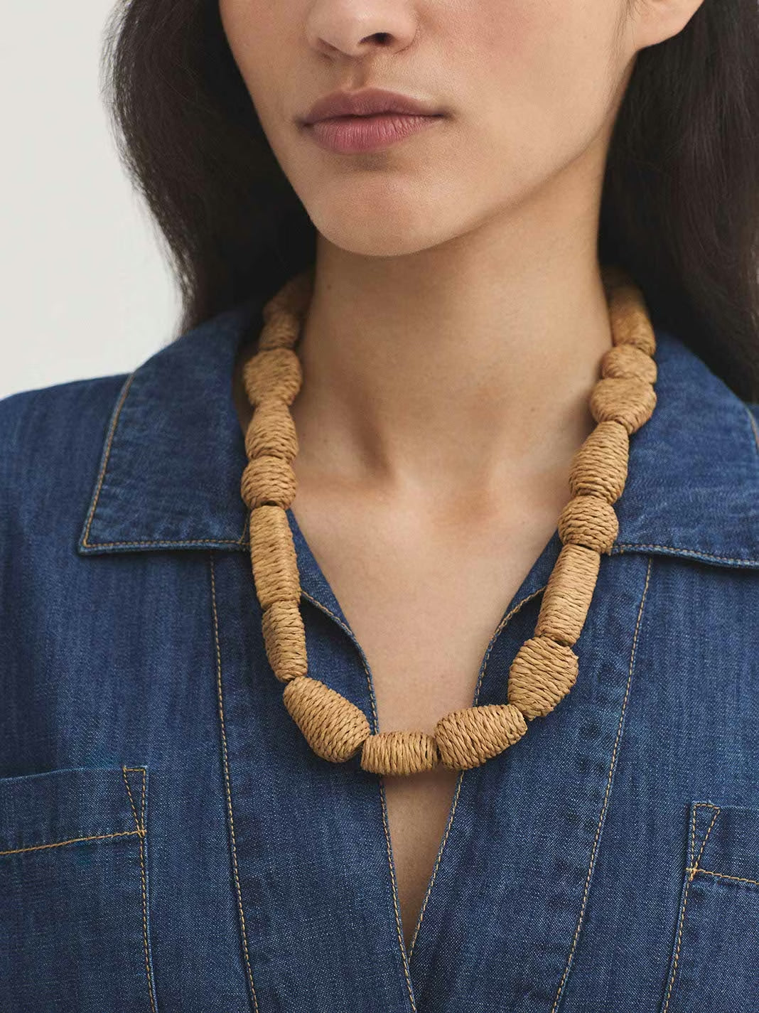 Raffia necklace Natural