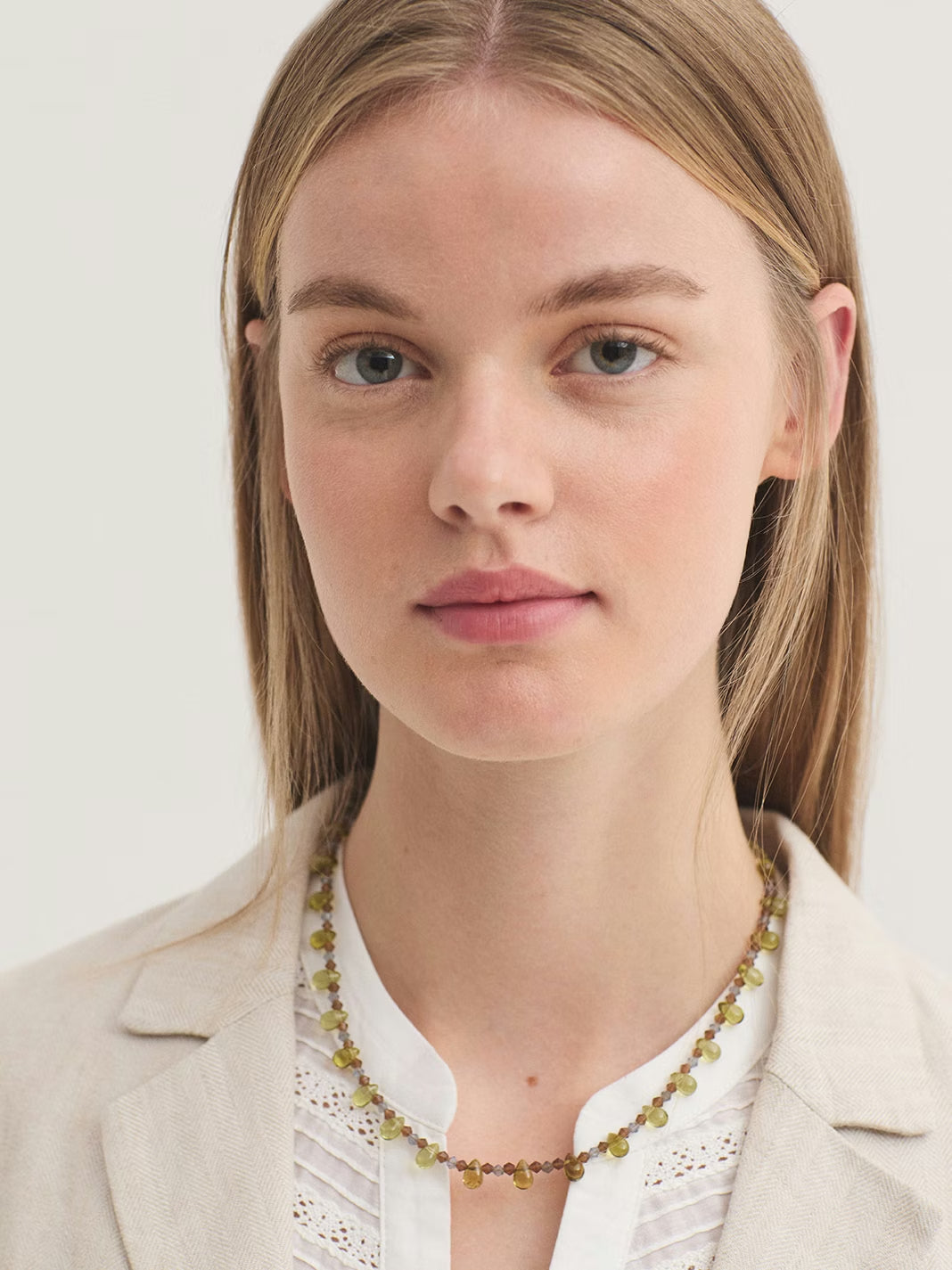 Resin bead necklace Khaki