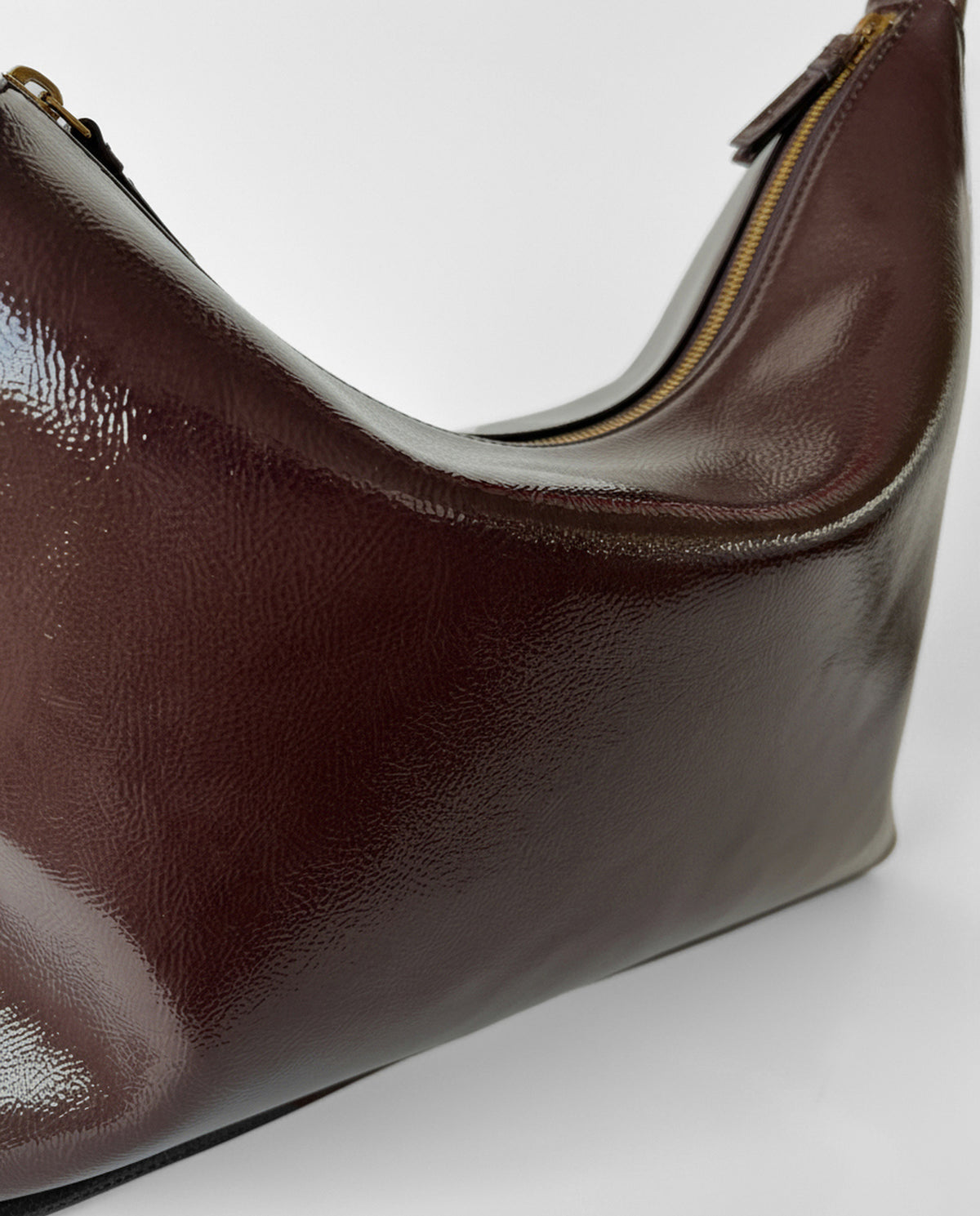 Patent shoulder bag Chocolate