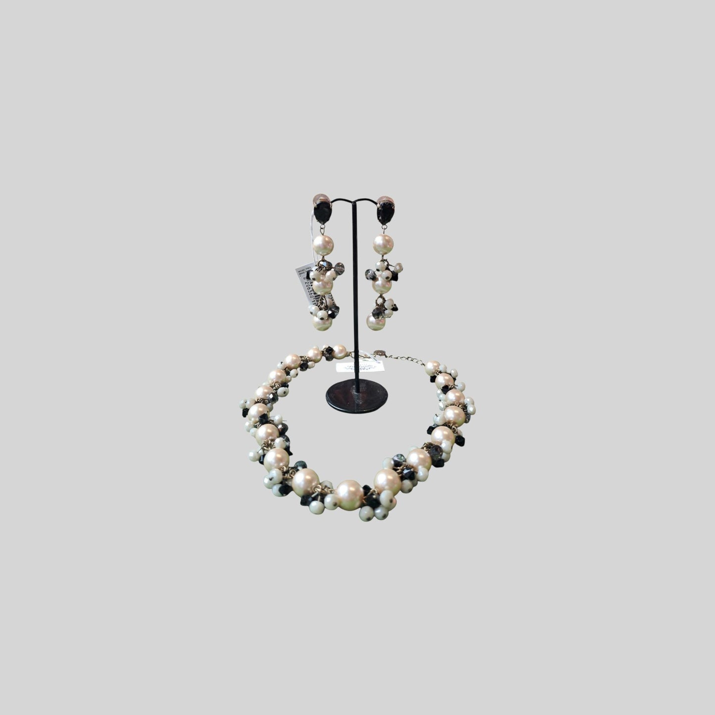Pearl necklace Black
