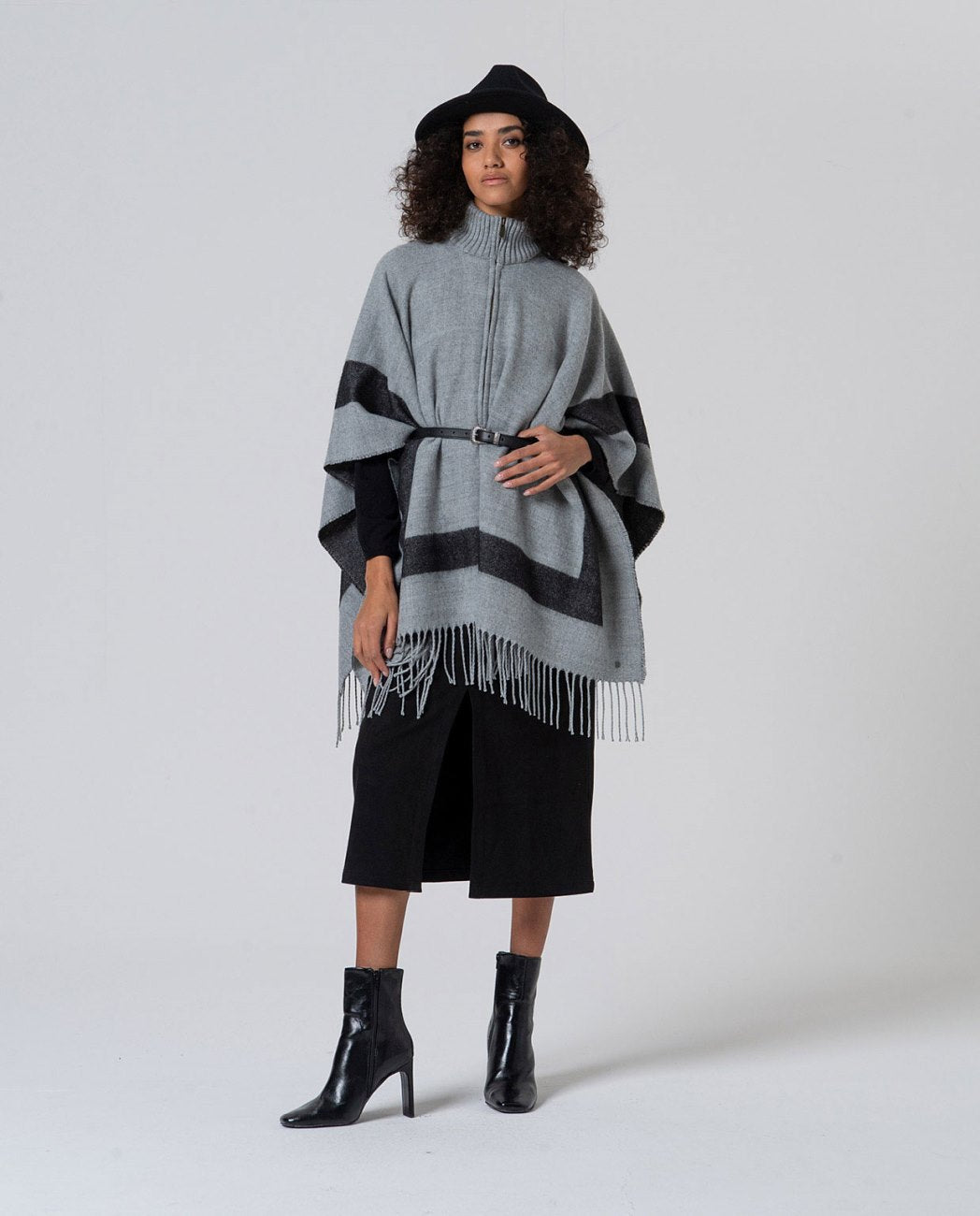 Fringed poncho Grey