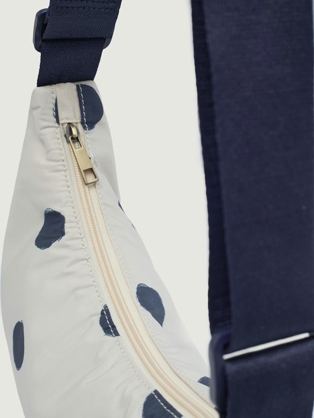 Half moon dots print bag Ecru