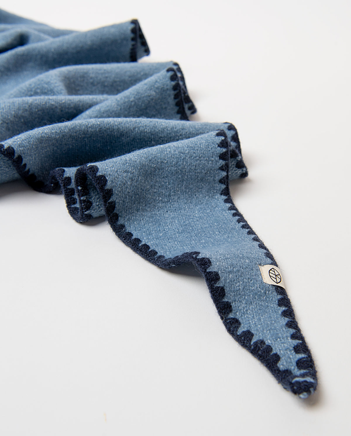 Scalloped knit bandana Dusty Blue