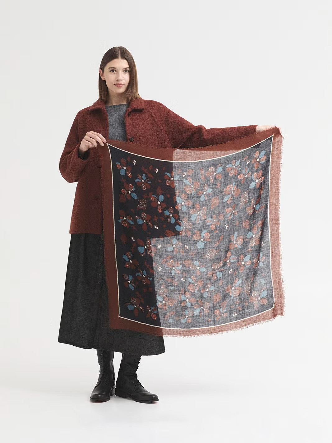 Geometric Flowers scarf Black