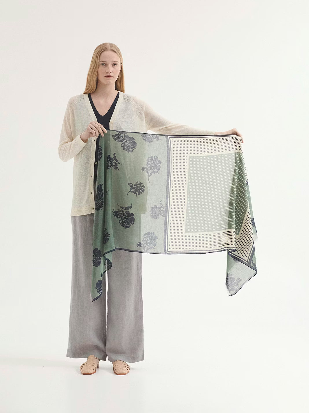 Dots & Flowers scarf Smoke Green