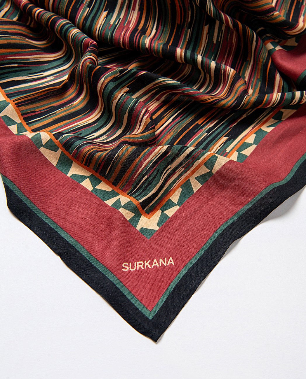 Rectangular stripes printed scarf made of viscose twill, in bordeaux, dark green, camel, beige colors