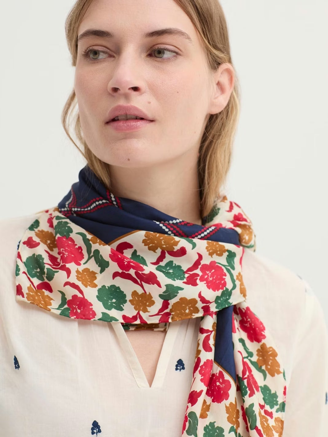 Checks and colorful Flowers navy square print scarf. Hand rolled. 100% Silk, 90 x 90 cm