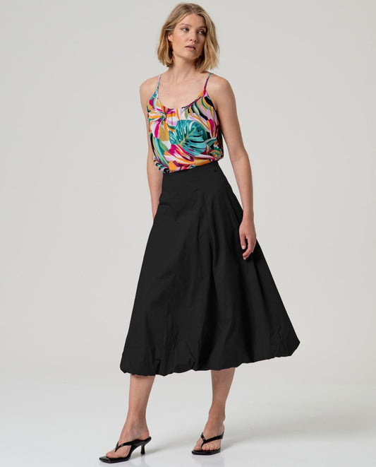 Midi skirt with balloon silhouette and high waist. Design with marked volume, clean waist and gathered hem, 100% Cotton