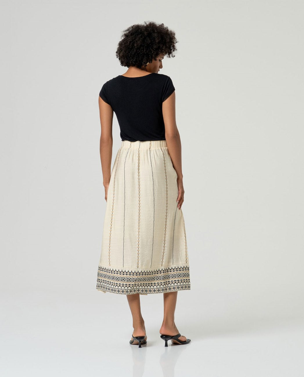 Embroidered midi skirt Ecru