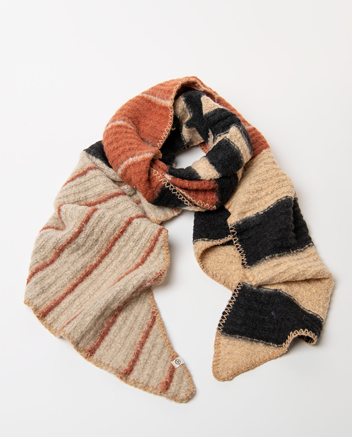 Stripped knit scarf Beige