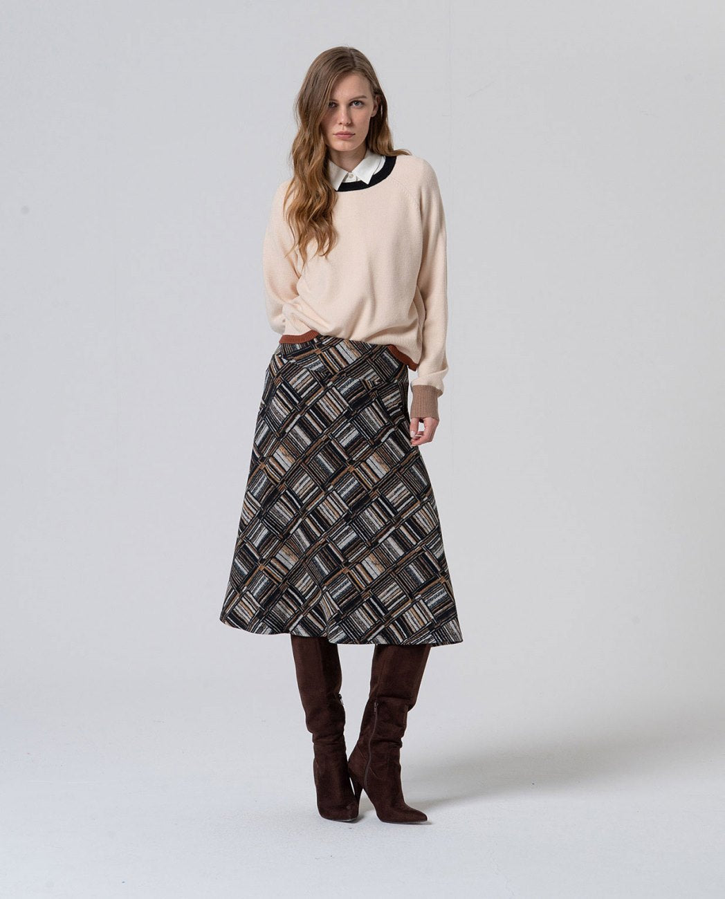 Knit sweater with contrasting details ecru