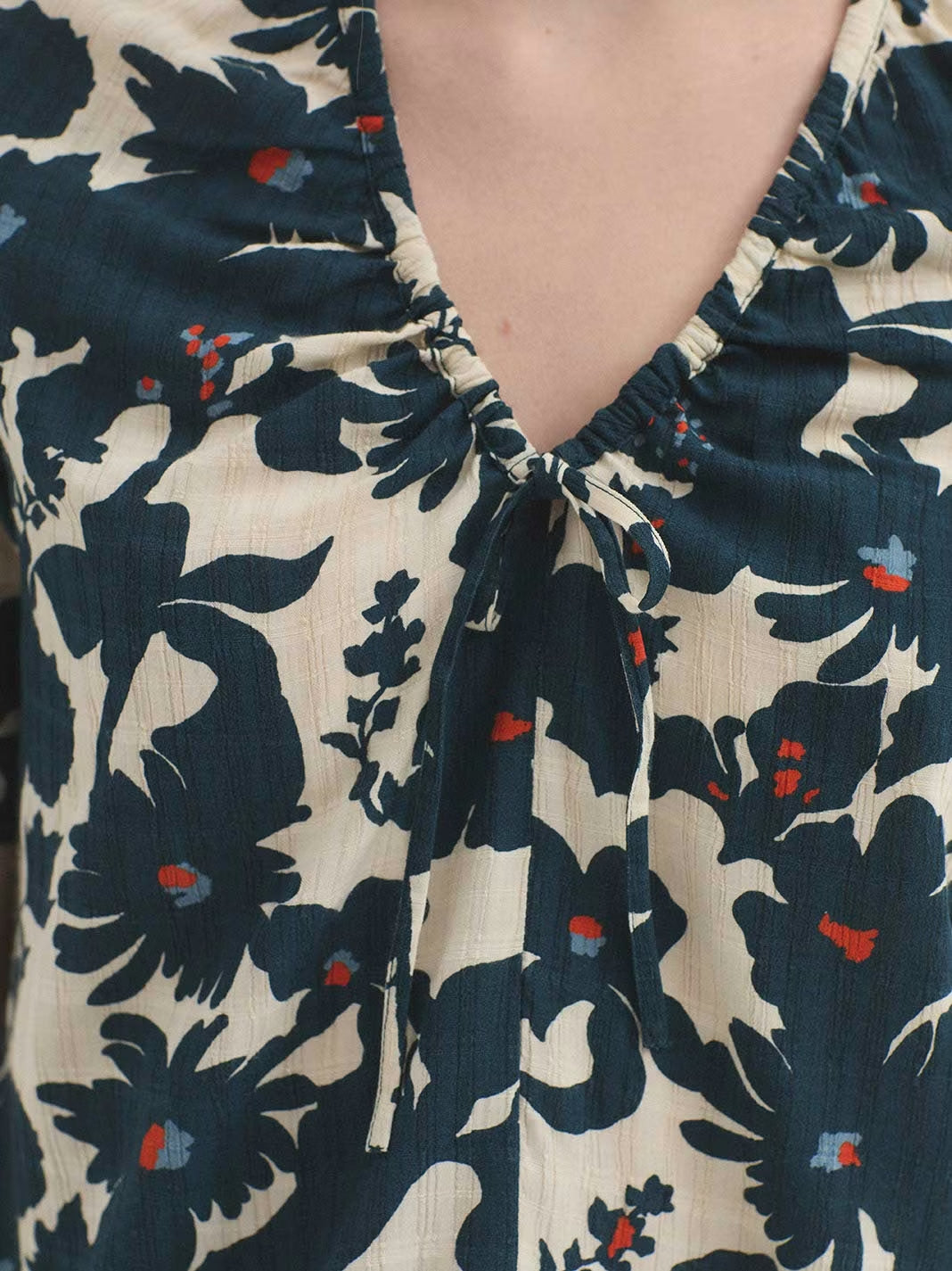 Penelope Flowers print top Ecru