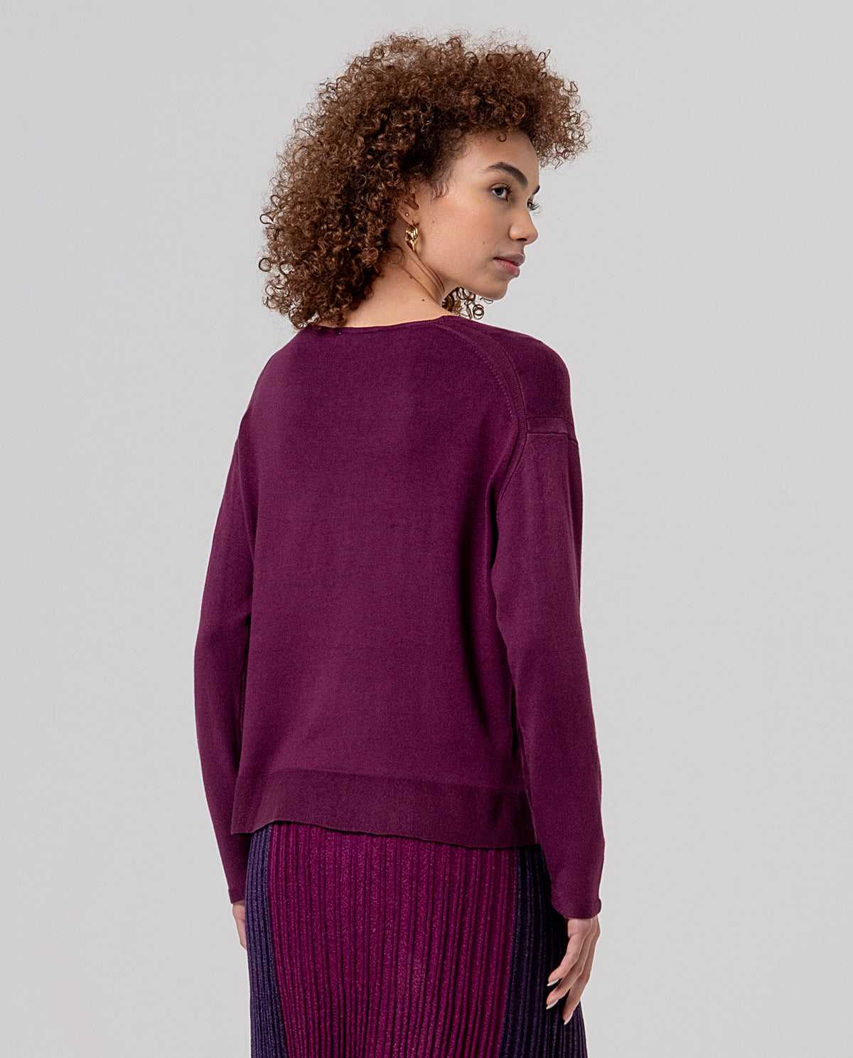 V-neck sweater Cherry