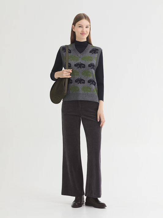  Navy and green rabbits prints vest in grey wool and cashmere blend, with V neck, side splits and ribbed finish.