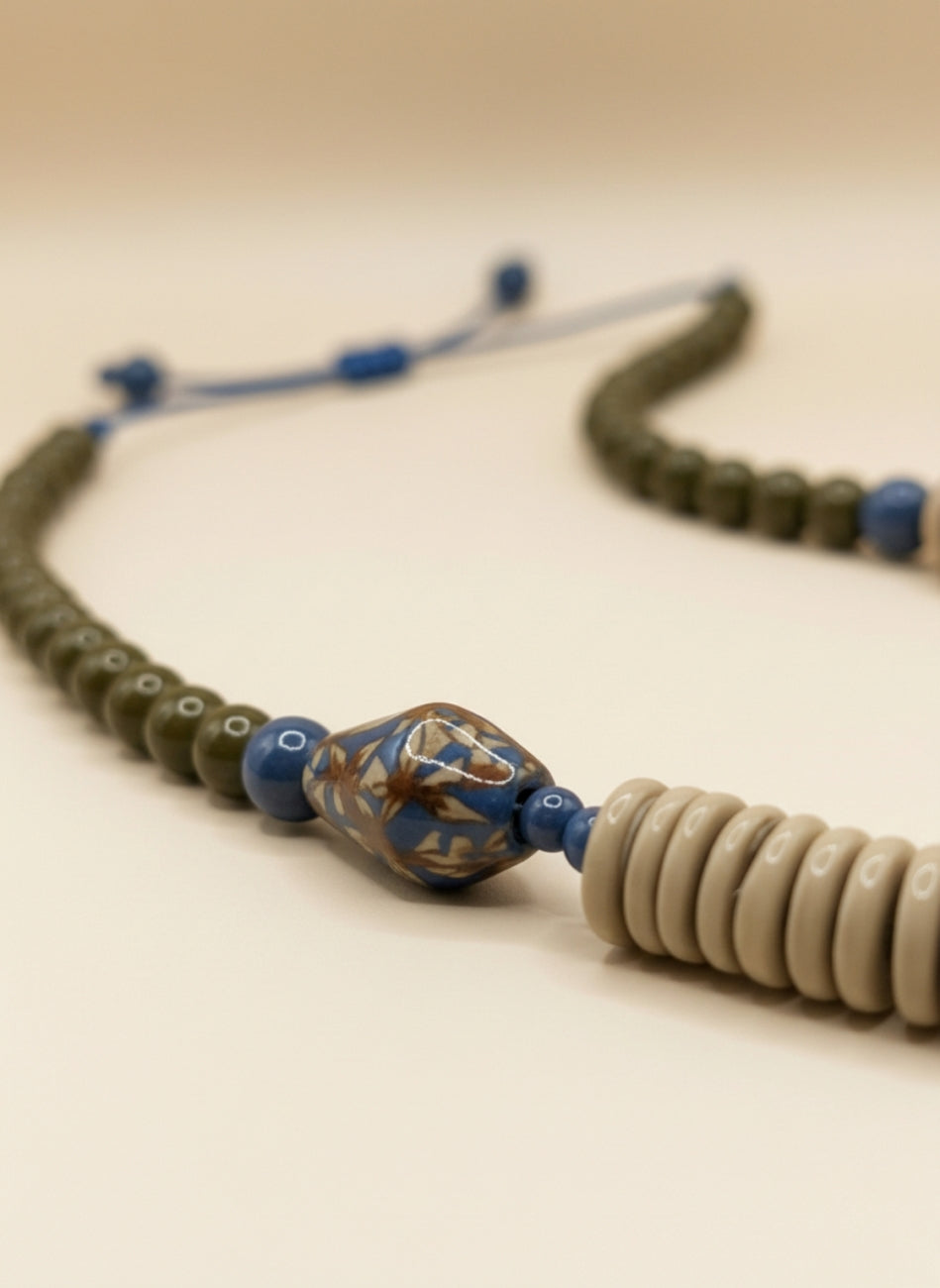 Wooden necklace Khaki