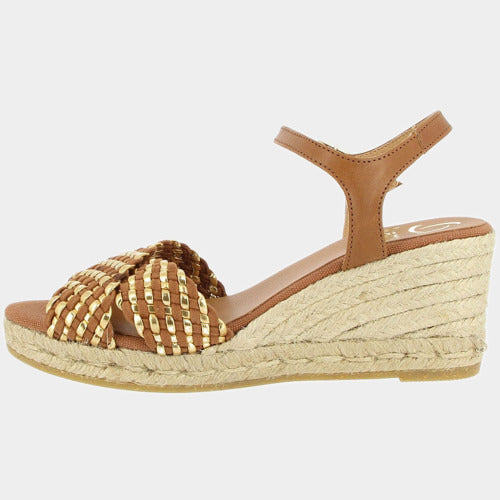 Wedge sandals gold