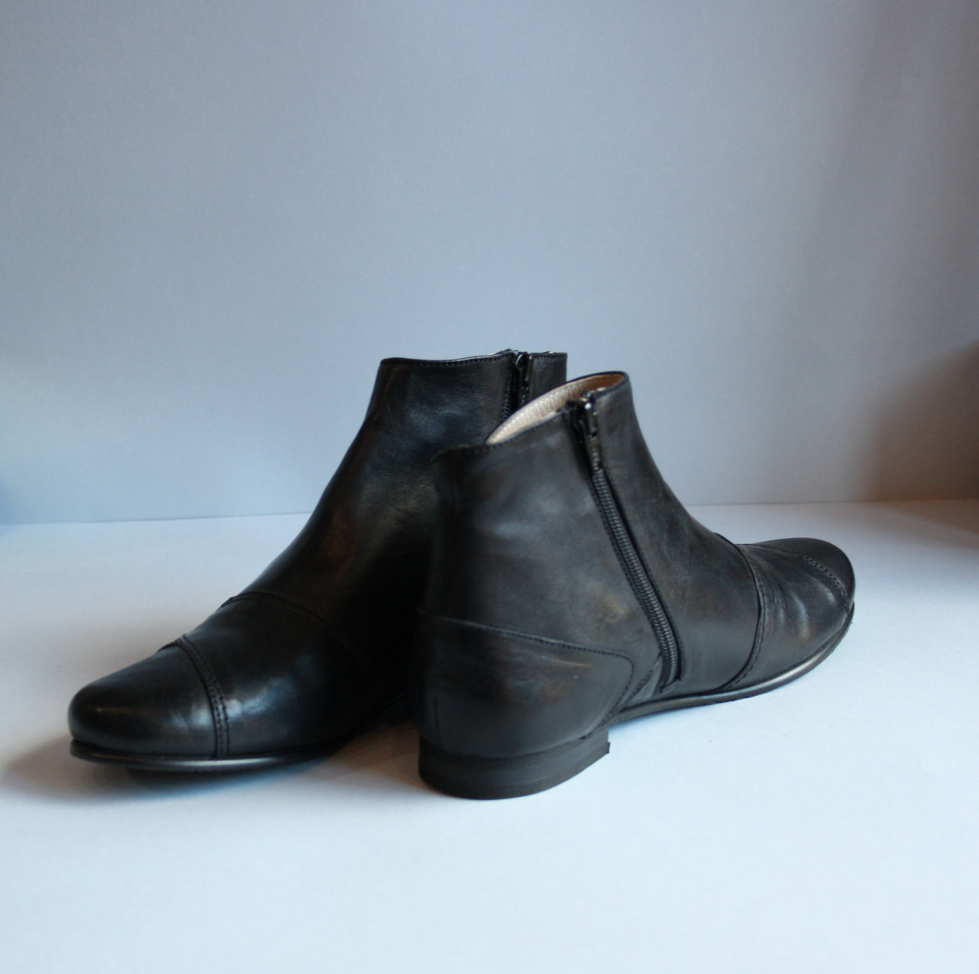 Ankle boots black