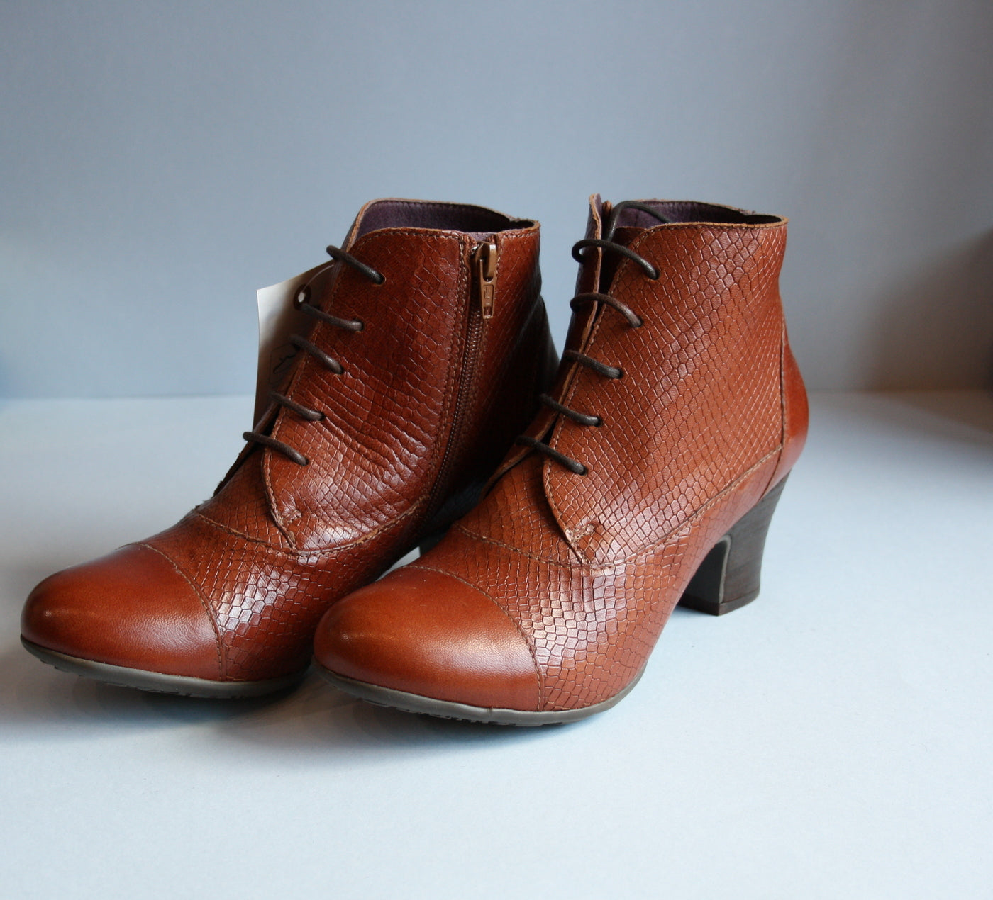 Vintage style ankle boots anatomic