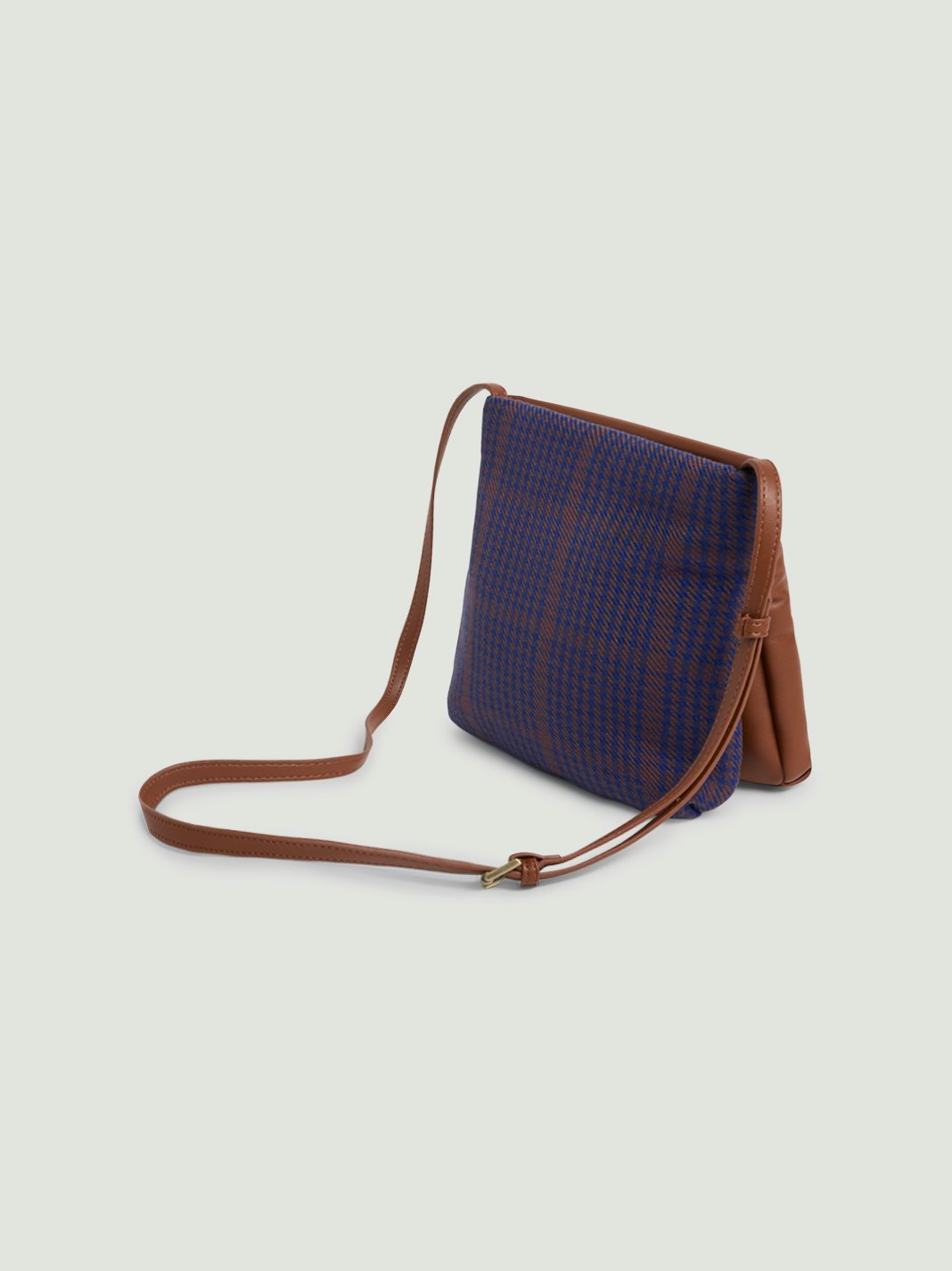 Bag cross quilted
